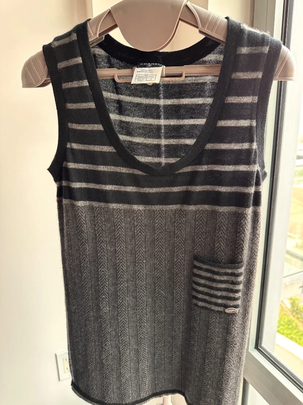 CHANEL vest- 100% Cashmere- size 34/US 2 - Picture 8 of 8